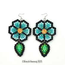 Load image into Gallery viewer, Pretty Flower Earrings Water
