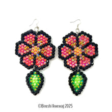 Load image into Gallery viewer, Pretty Flower Earrings Red
